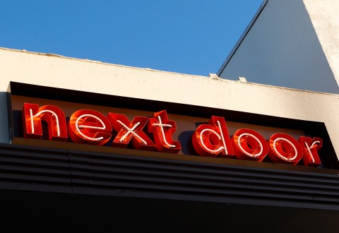 BACKYARDBITE.COM visits Next Door by Josie